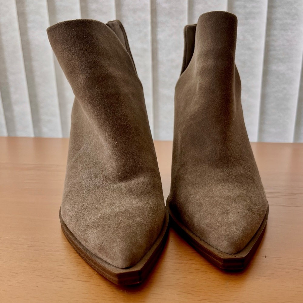 Vince Camuto Gidgeta Pointed Toe Suede Ankle Boot - Size 8.5/39, Taupe